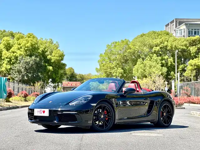 PORSCHE 718
