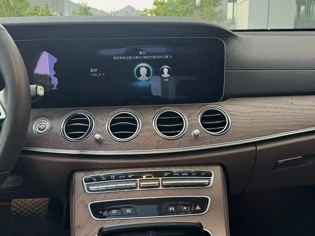 Mercedes-Benz E-Class 2022 E 300 L Fashion фото 8