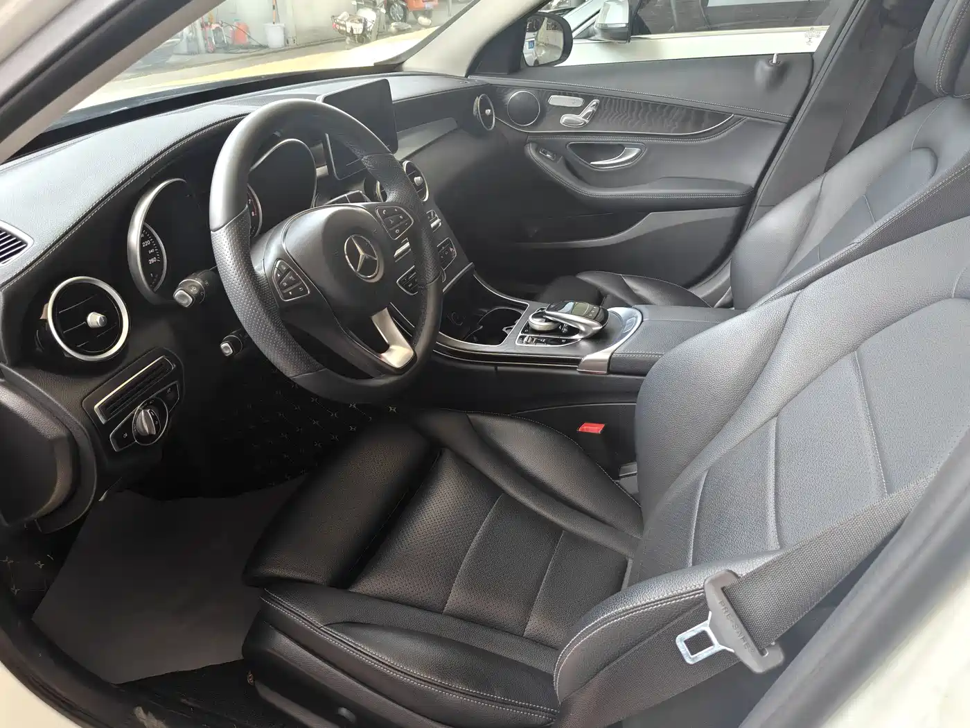 Mercedes-Benz C-Class 2015 Facelift C 200 L Sport фото 5