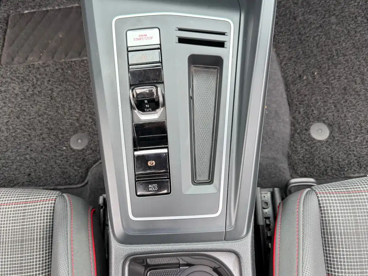 Volkswagen Golf GTI 2023 380TSI DSG GTI фото 20