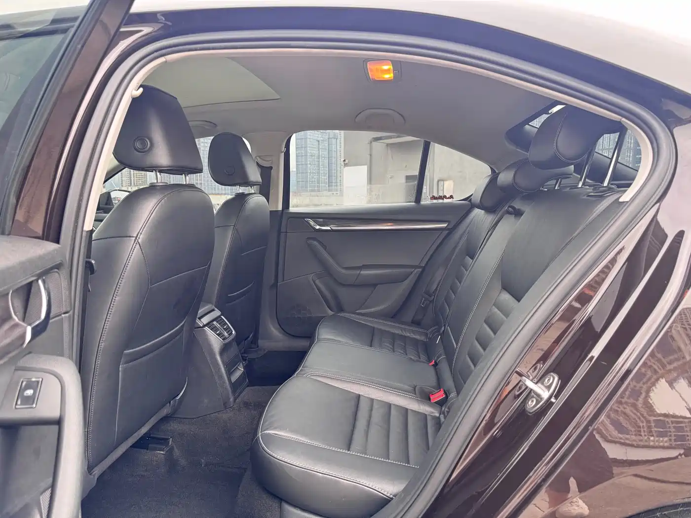 Škoda Octavia 2017 1.6L Automatic Smart Edition фото 13