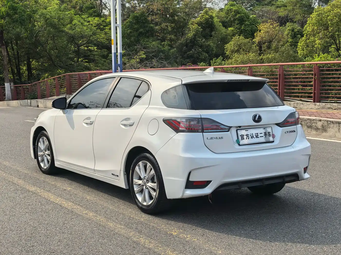 Lexus CT 2014 CT200h Elite Monochrome фото 8