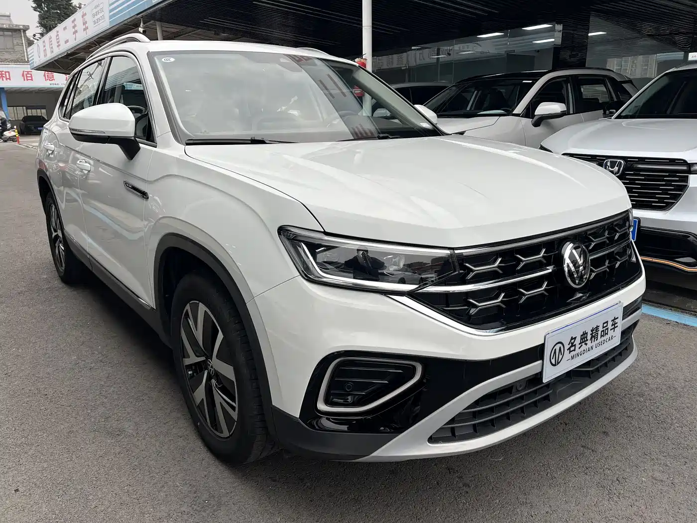 Volkswagen Tayron 2023 330TSI 2WD Luxury Plus Advanced Edition фото 3