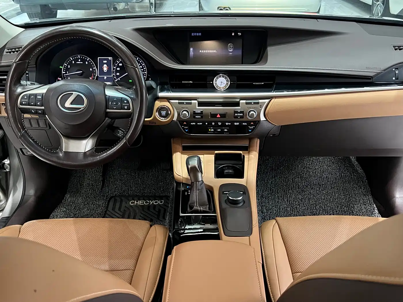 Lexus ES 2015 200 Elite Edition фото 10