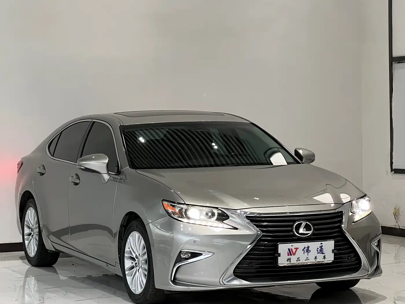 Lexus ES 2015 200 Elite Edition фото 2