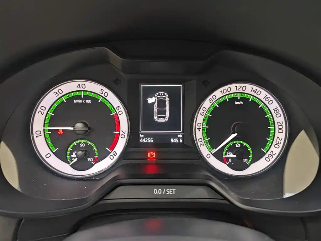 Škoda Octavia 2019 TSI280 DSG Luxury Edition фото 8