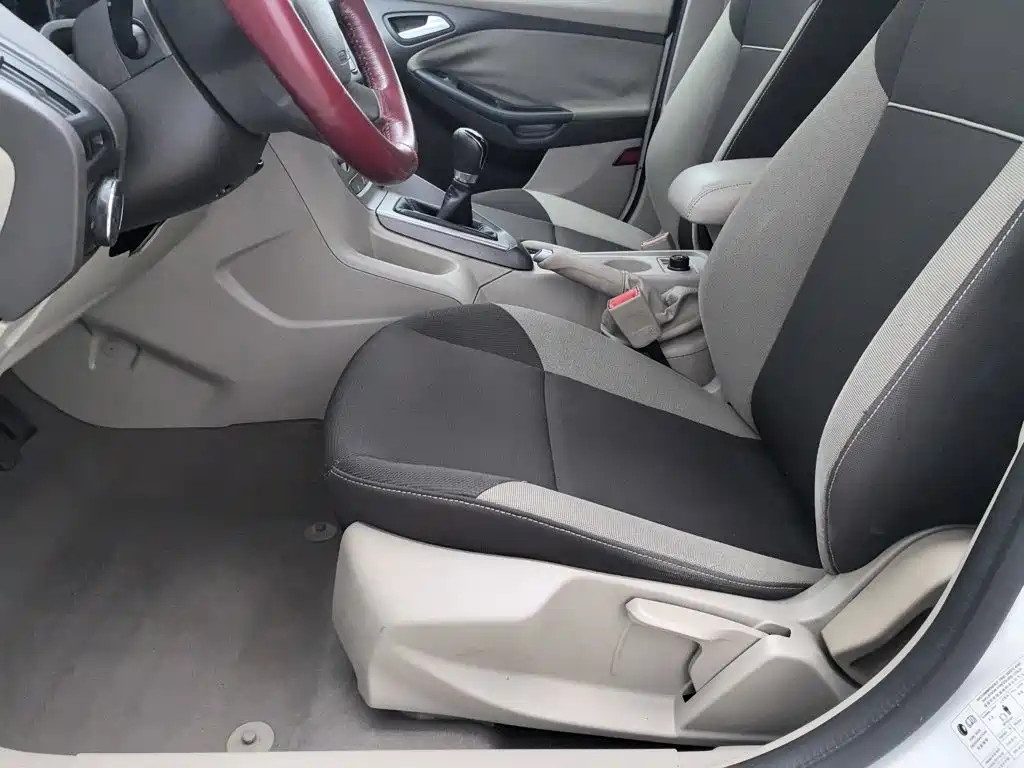 Ford Focus 2013 2012 Sedan 1.6L Manual Comfort