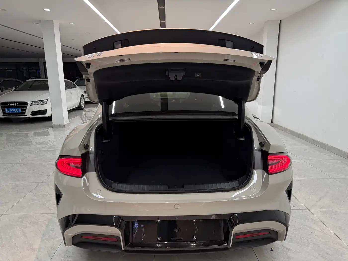 Xiaomi Auto Xiaomi SU7 2024 RWD Ultra Long Range Advanced Smart Driving Pro Edition фото 18