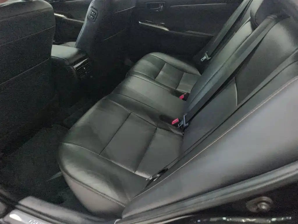 Toyota Camry 2016 2.0G 10th Anniversary Leading Edition фото 13