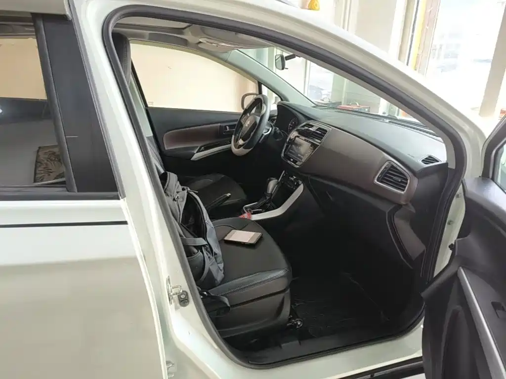 Suzuki Xiaotu 2017 2017 1.6L CVT 2WD Urban Progressive Edition