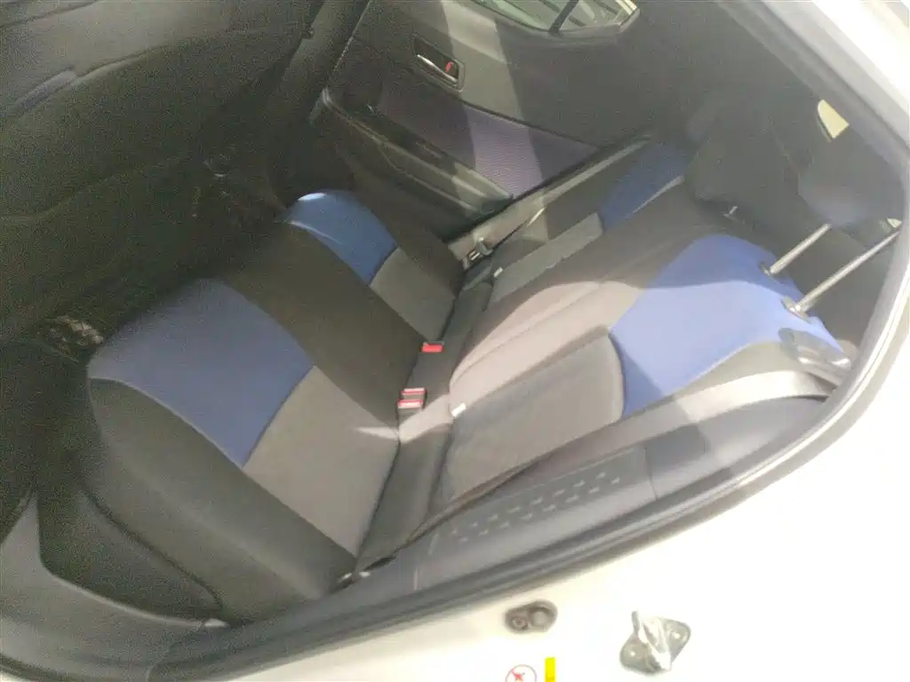 Toyota C-HR 2018 2.0L Leading Sunroof Edition V фото 10