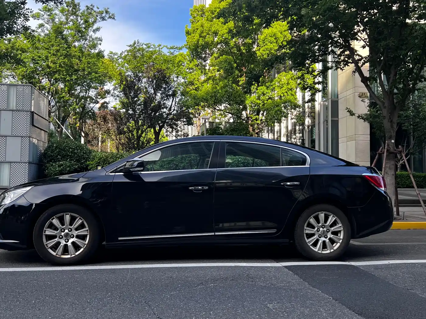 Buick LaCrosse 2011 2.4L SIDI Premium Edition фото 4