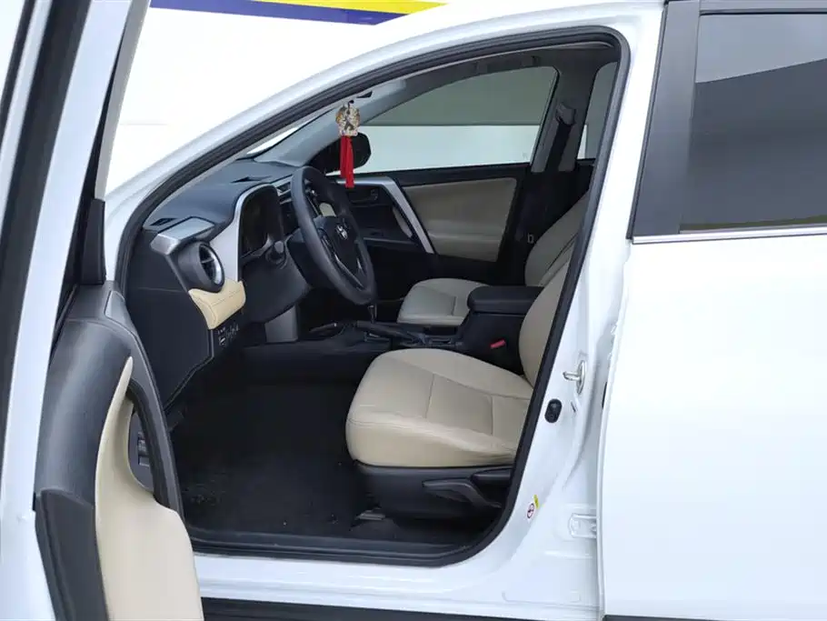 Toyota RAV4 Rongfang 2016 2.0L CVT 2WD Trend (China V) фото 9