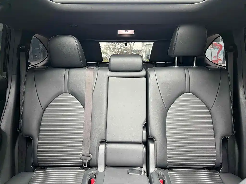 Toyota Crown Kluger 2021 2.5L HEV 4WD Premium фото 22