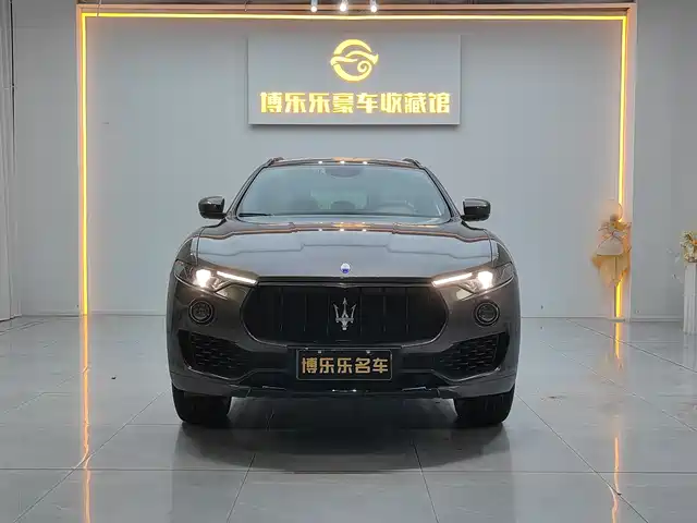 Maserati Levante 2016 3.0T Standard — фото 2