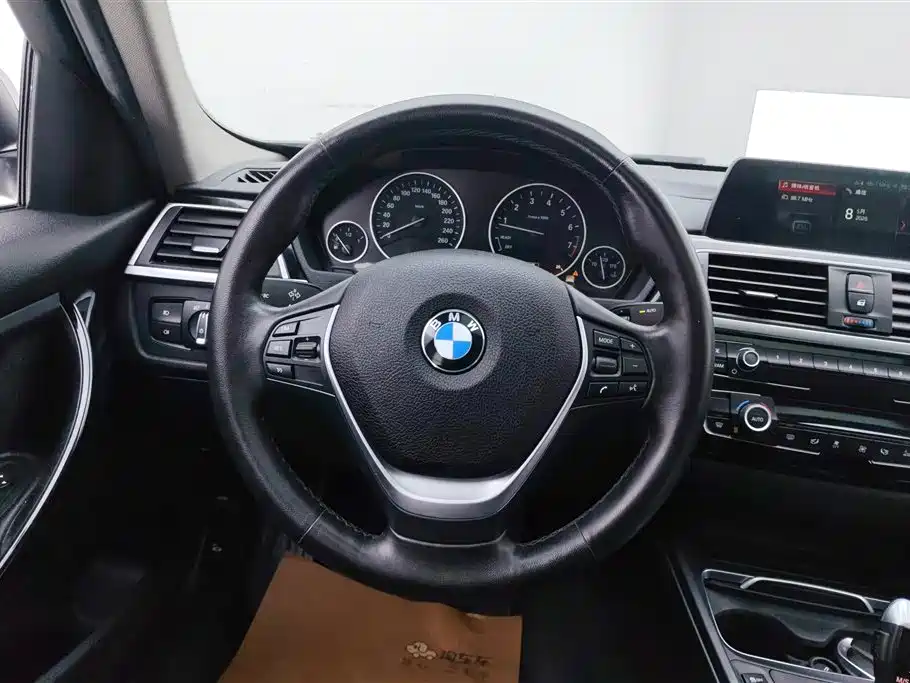 BMW 3 Series 2018 320Li Fashion Style фото 15