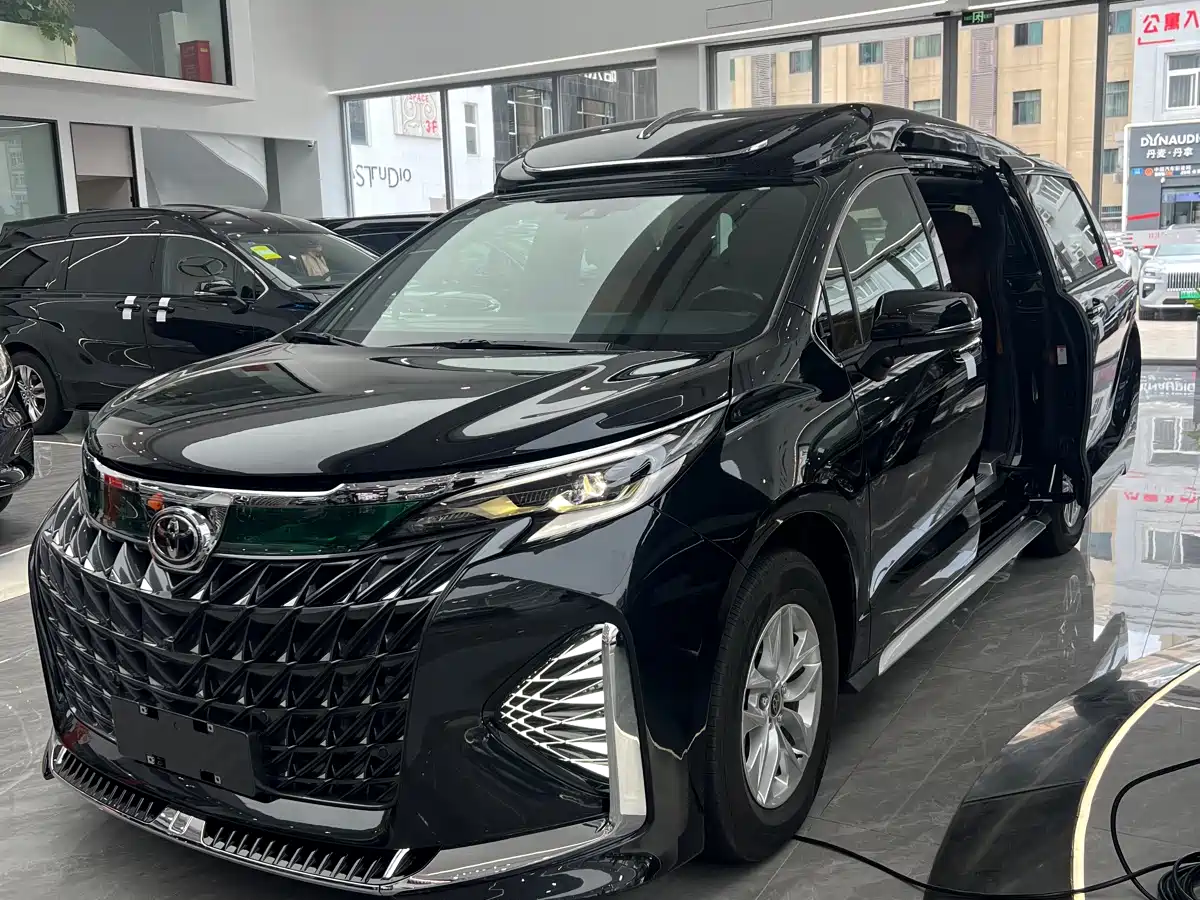 Toyota Granvia 2026 Model 2.5L Hybrid Comfort Edition