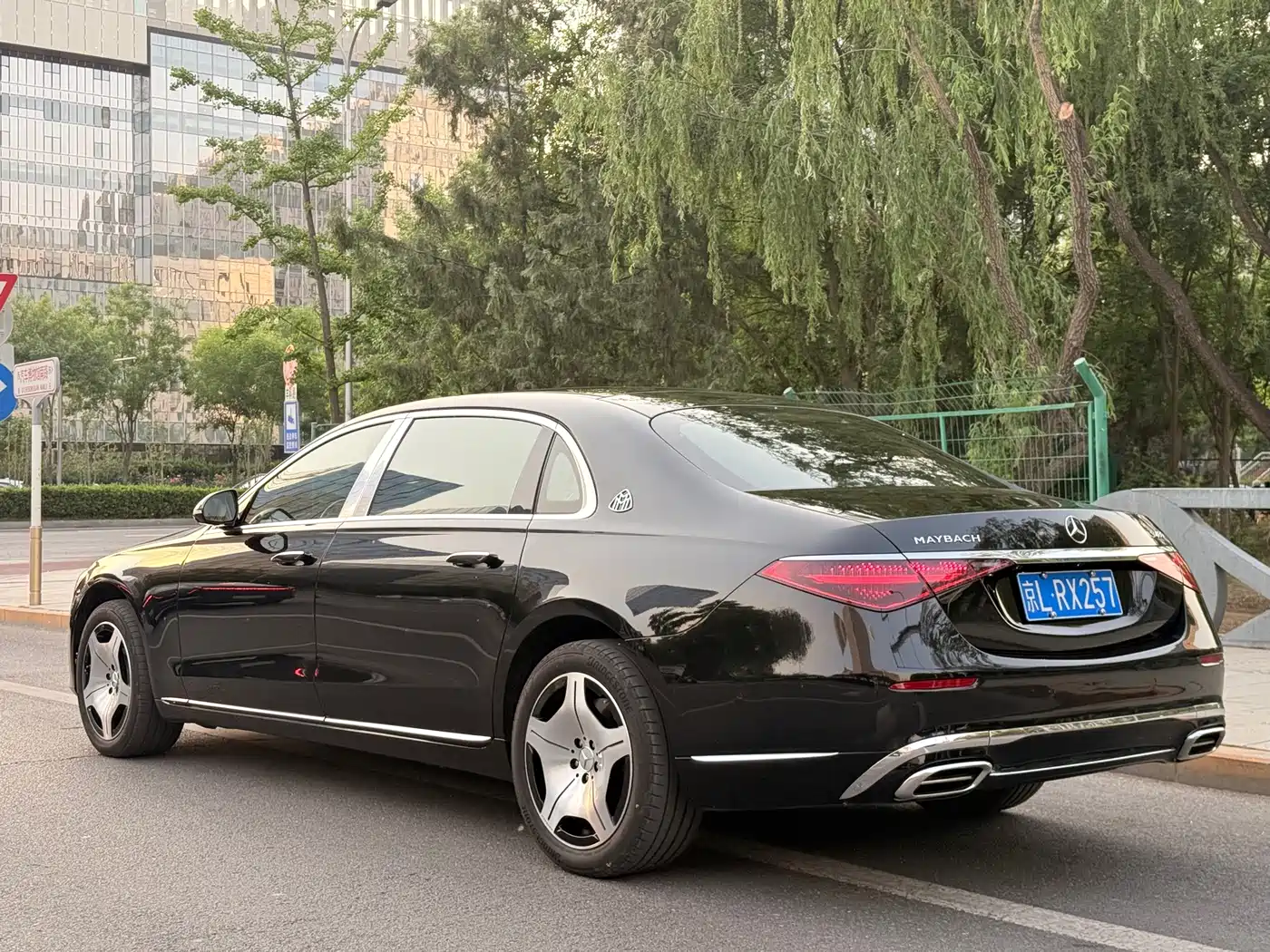 Mercedes-Benz Maybach S-Class 2025 Model S 480 4MATIC фото 6