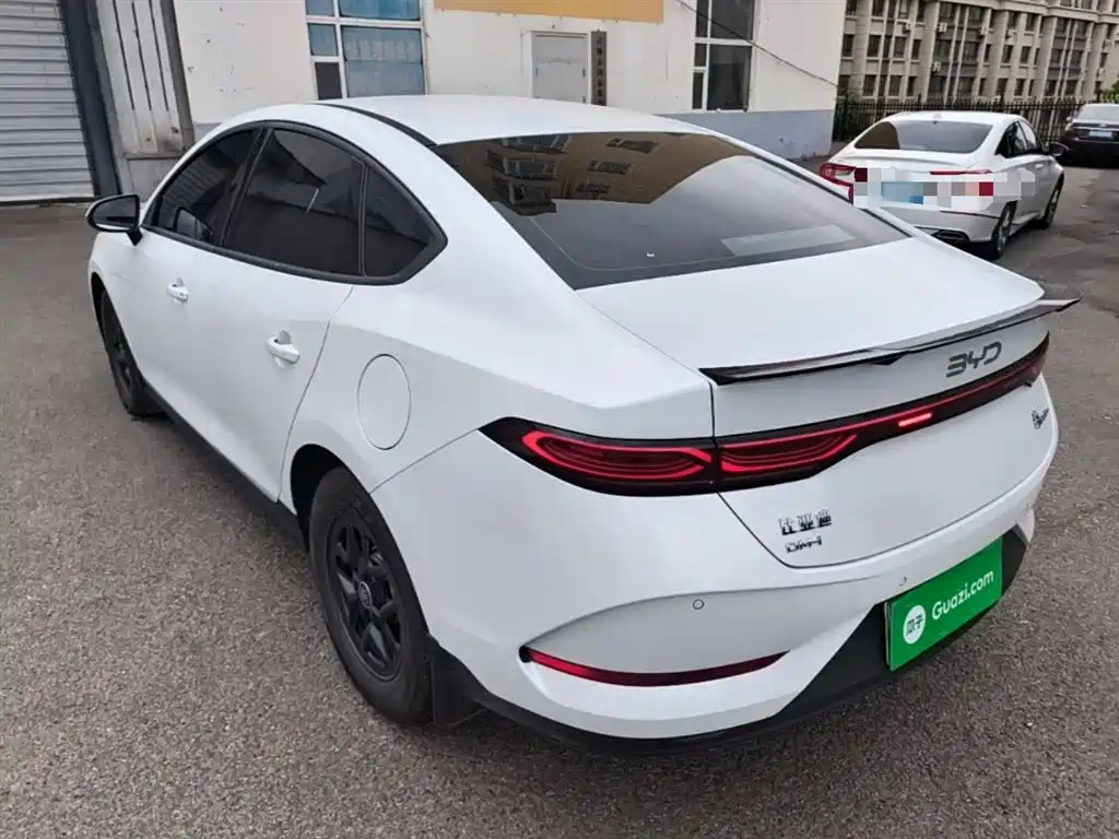 BYD Qin PLUS 2025 DM-i Smart Drive 55KM Leader фото 5