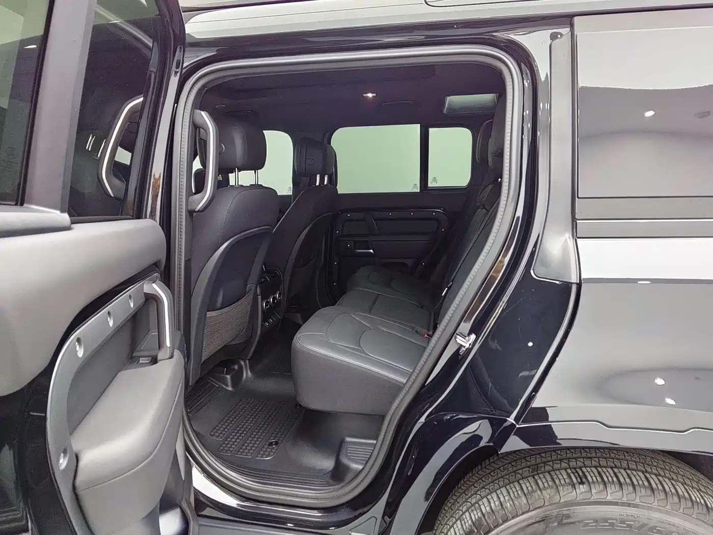 Land Rover Defender 2025 2025 110 3.0T P400 -Dynamic HSE