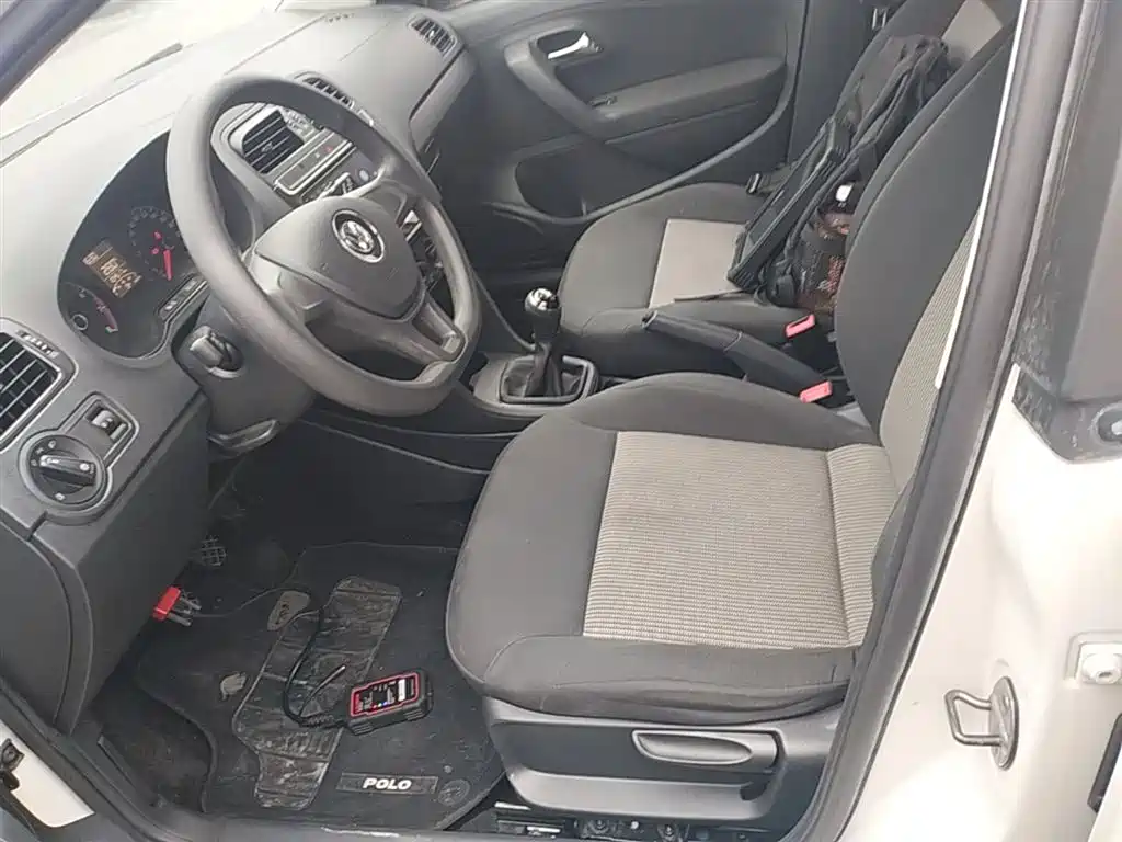 Volkswagen Polo 2016 1.4L Manual Trend фото 15