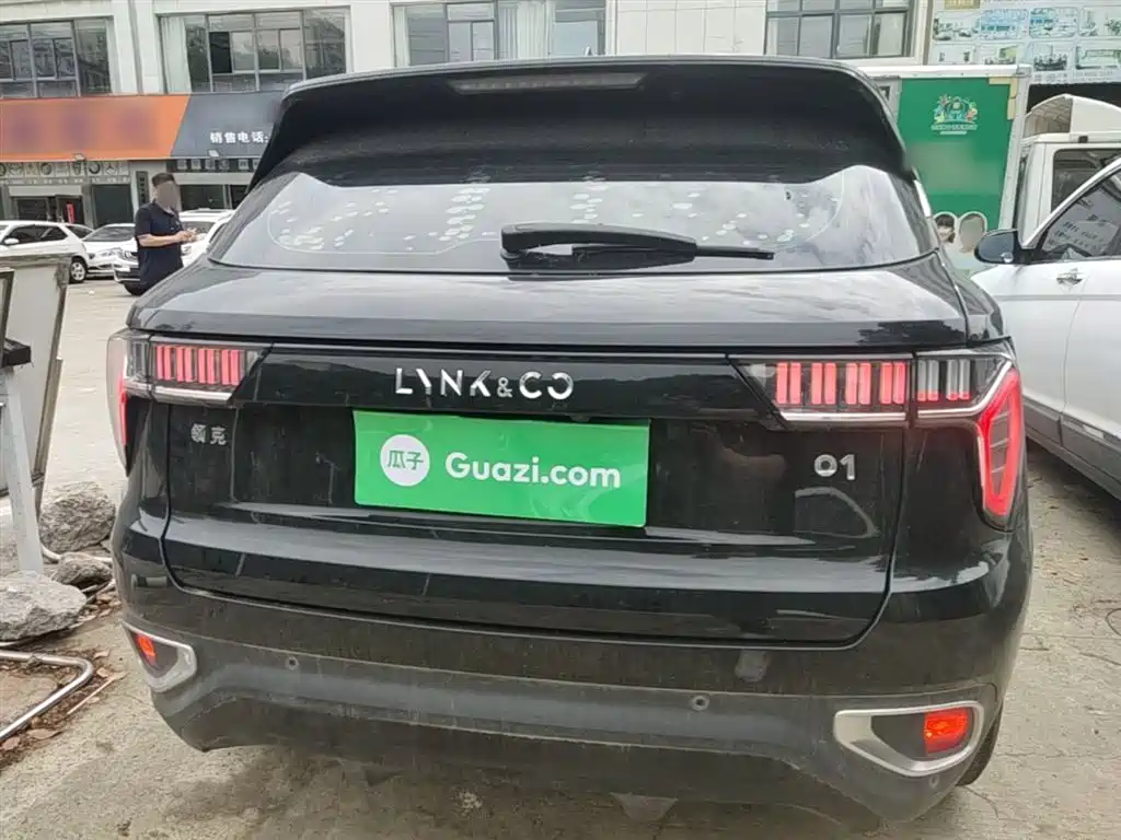 Lynk & Co 01 2018 2.0T 2WD Type+ Edition фото 4