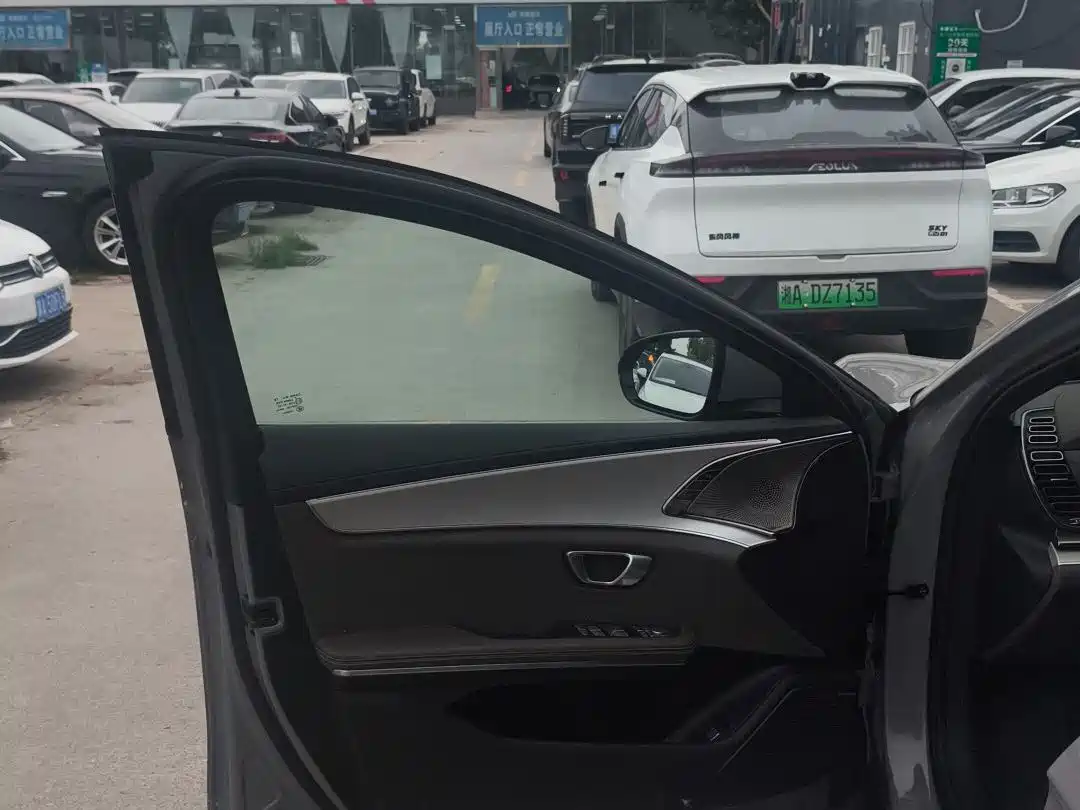 BYD Han 2025 DM-i 125KM Premium фото 8