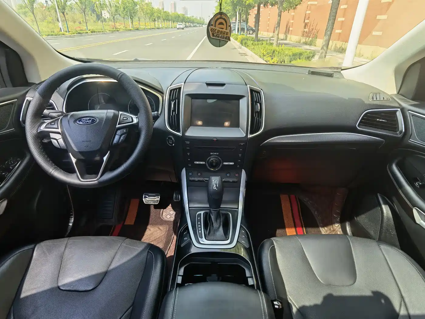 Фото 4 - Ford Edge