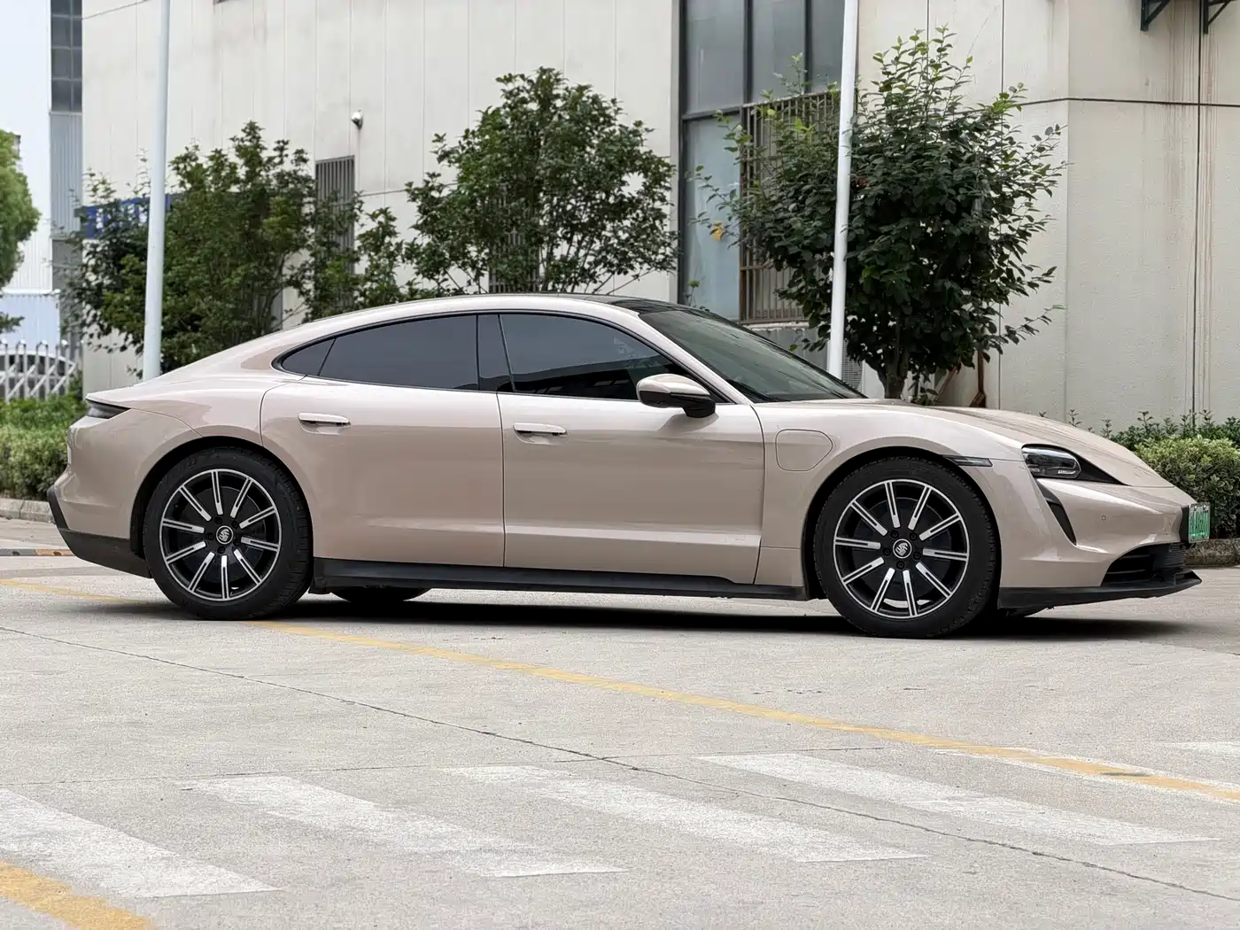 Porsche Taycan 2022 Taycan фото 7