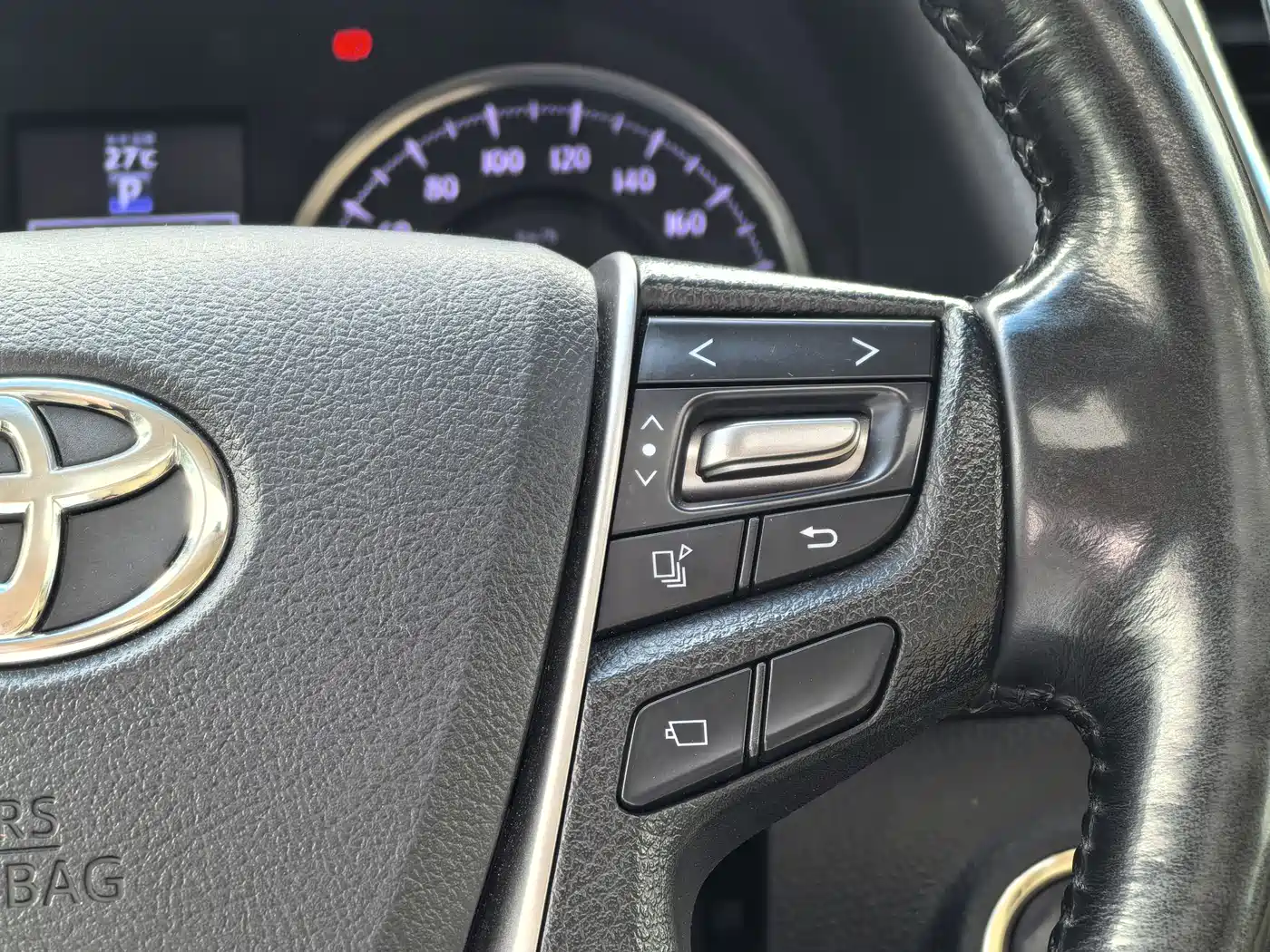 Toyota Alphard 2018 3.5L Luxury фото 17