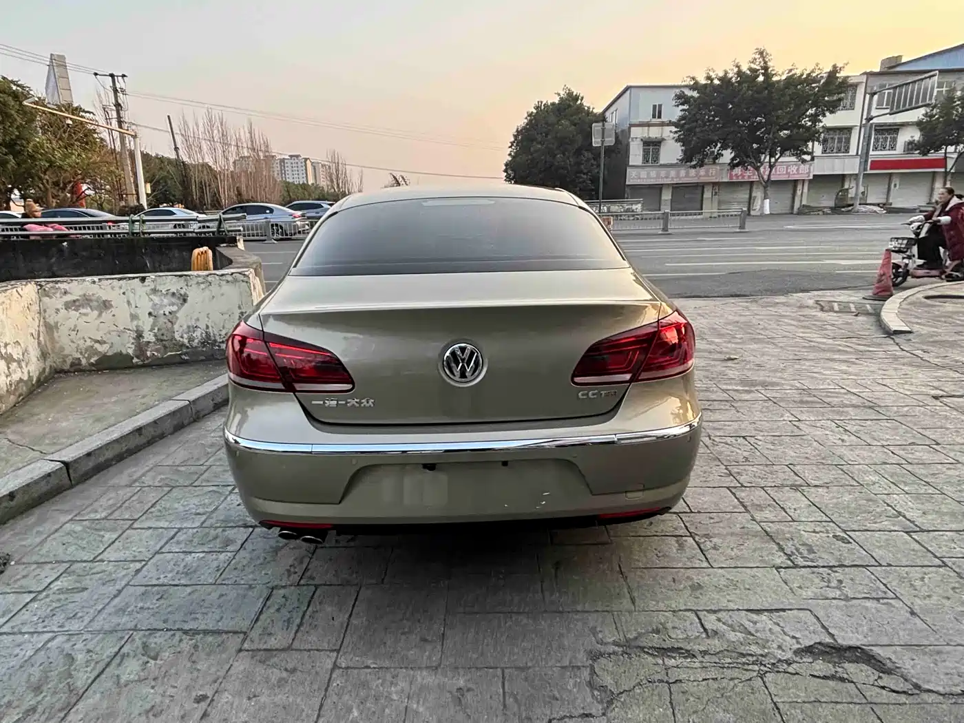 Volkswagen FAW-Volkswagen CC 2016 Model 1.8TSI Luxury фото 9