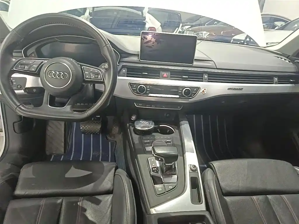 Audi A4L 2017 45 TFSI quattro Special Edition фото 13