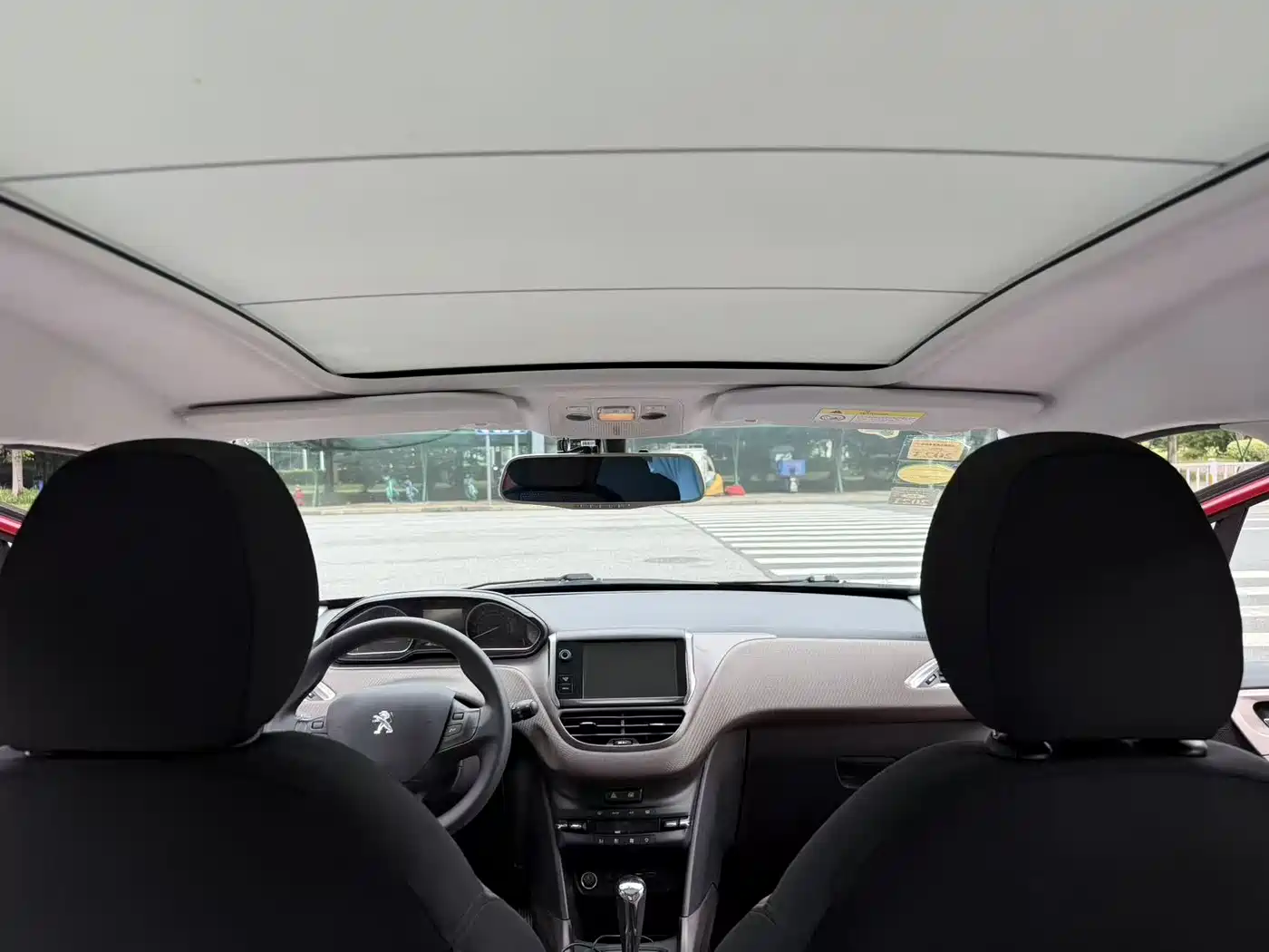 Peugeot 2008 2014 1.6L Automatic Fashion Edition фото 16
