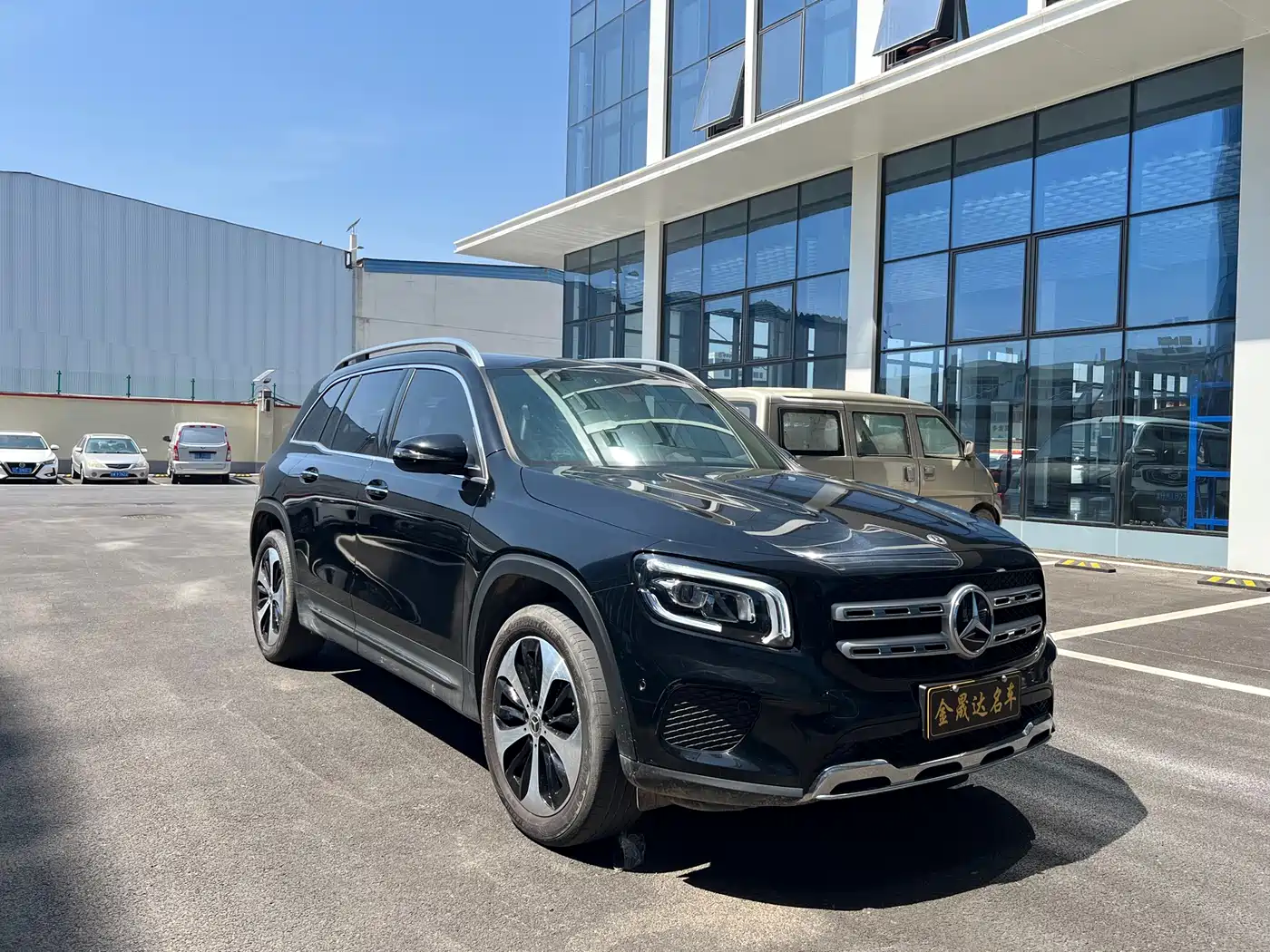 MERCEDES-BENZ GLB