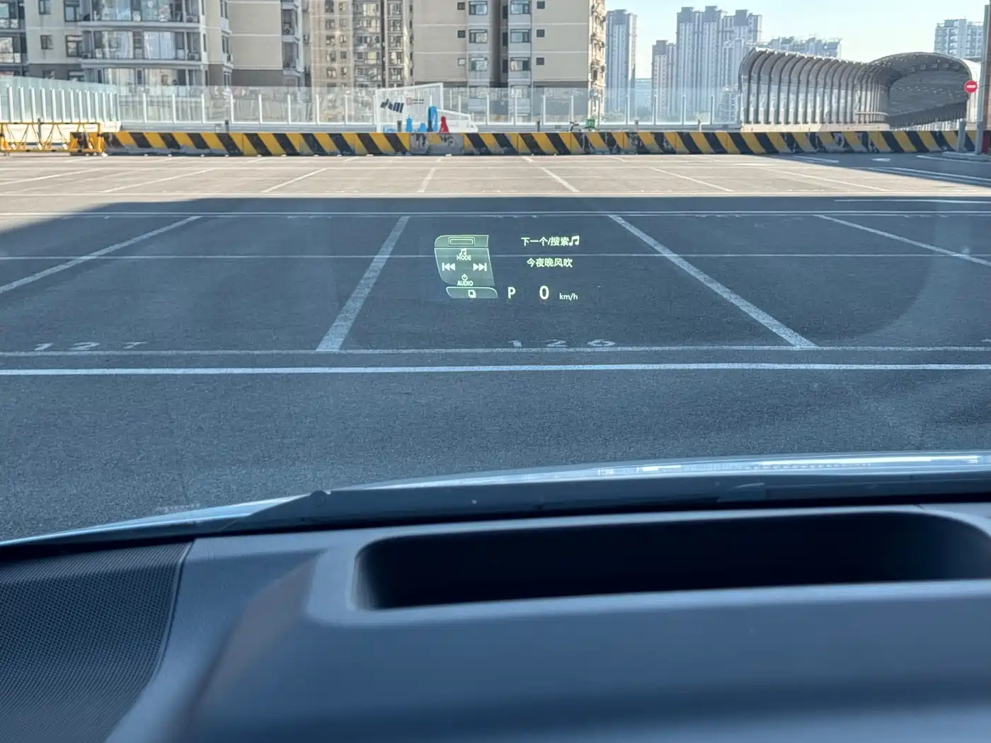 Toyota Vellfire 2024 Crown Hybrid 2.5L Executive Premium Edition фото 28