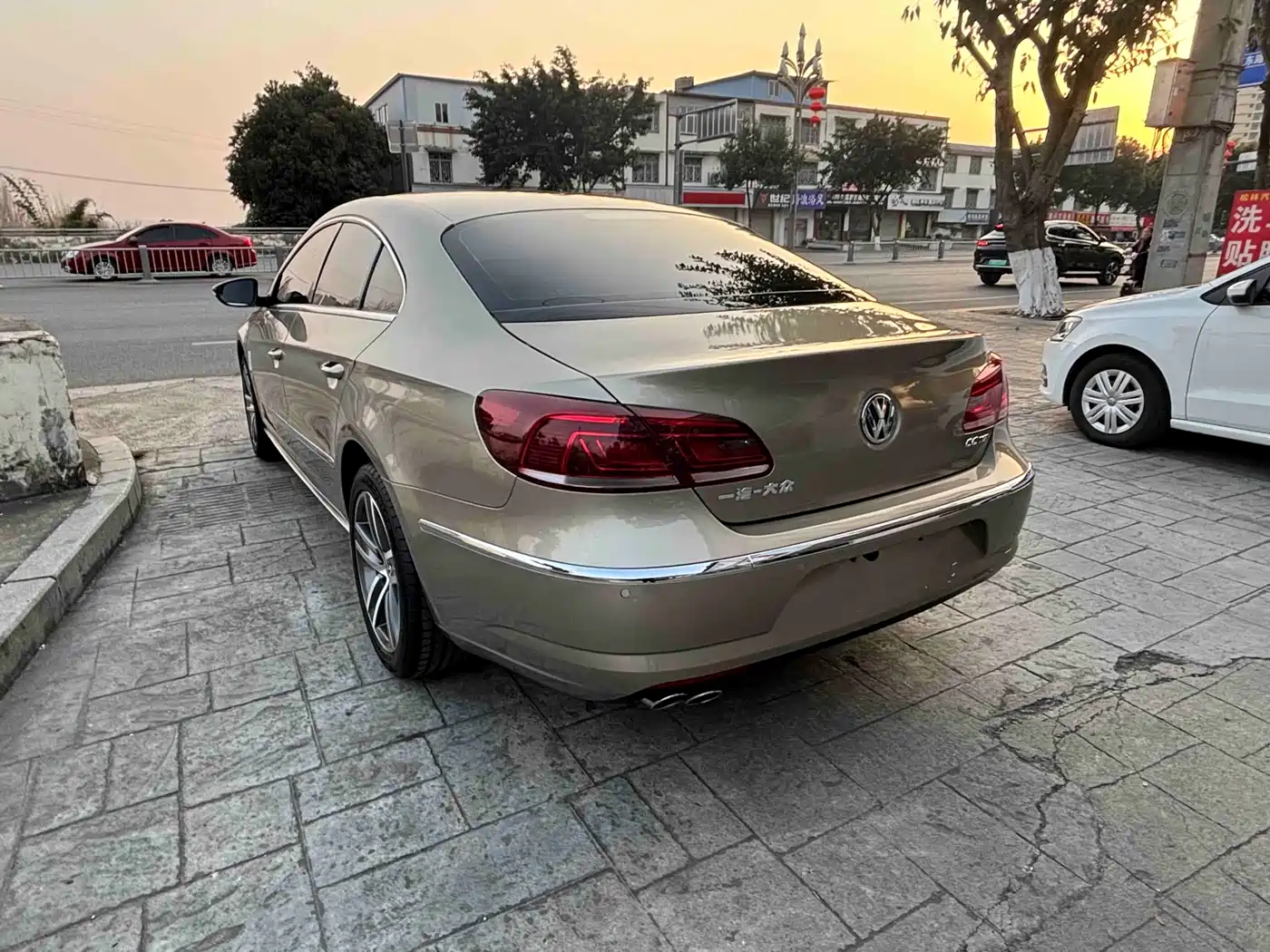 Volkswagen FAW-Volkswagen CC 2016 Model 1.8TSI Luxury фото 8