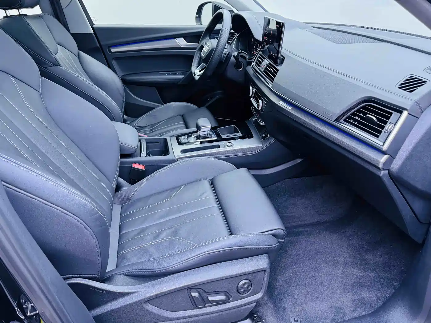 Audi Q5L 2022 Facelift 45T Luxury Dynamic фото 6