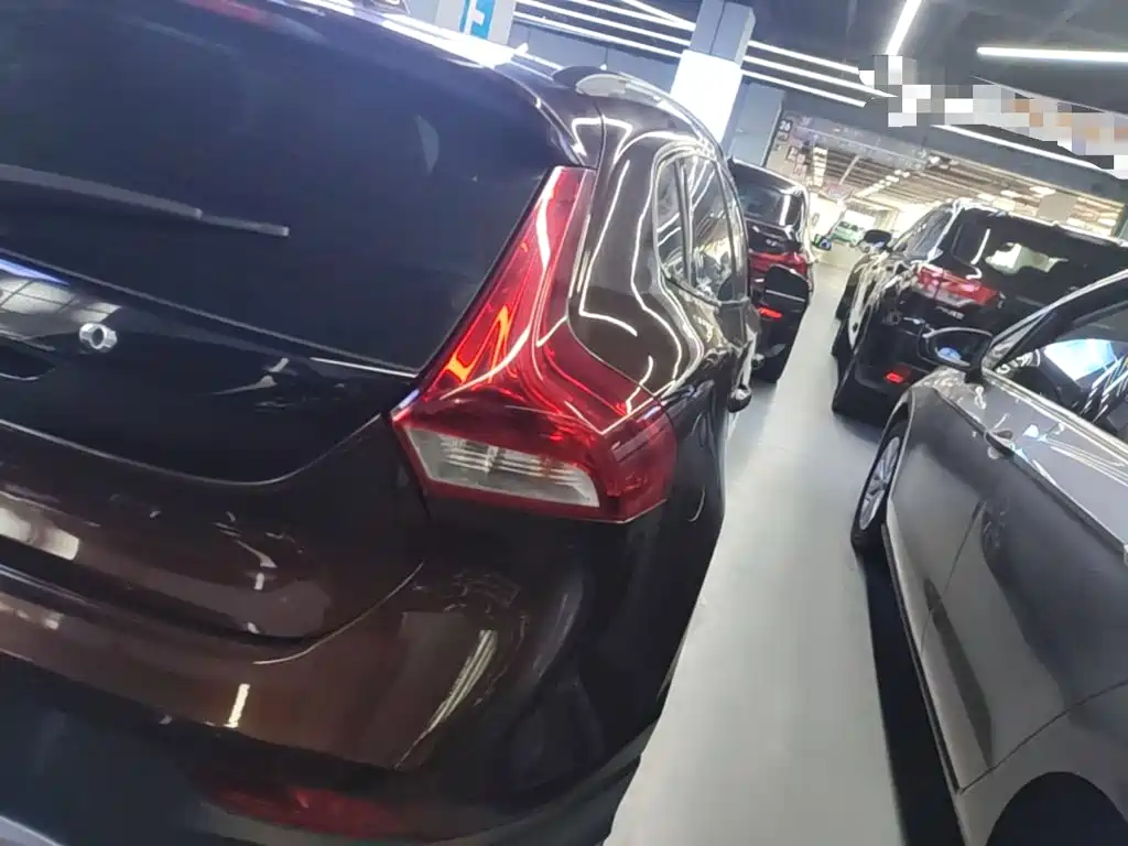 Volvo V40 2018 2017 Cross Country T3 Inscription