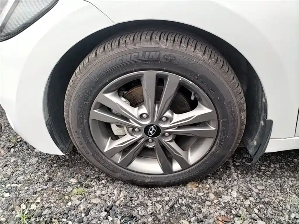 Hyundai Elantra 2016 1.4T DCT Dynamic·Vitality фото 23
