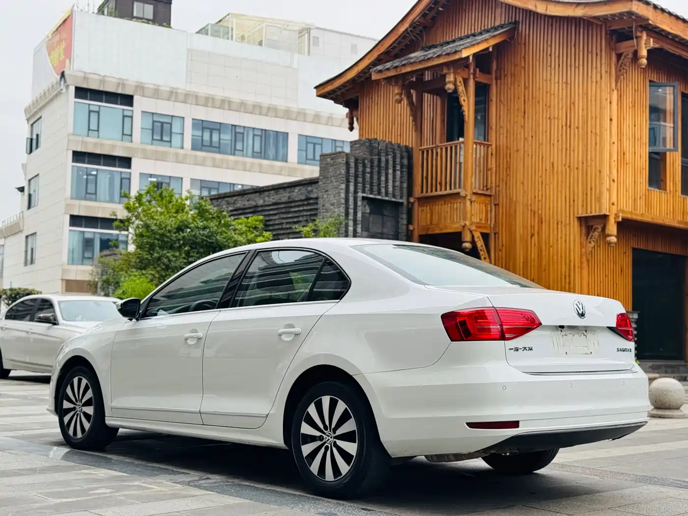 Volkswagen Sagitar 2018 1.6L Automatic Comfort фото 6