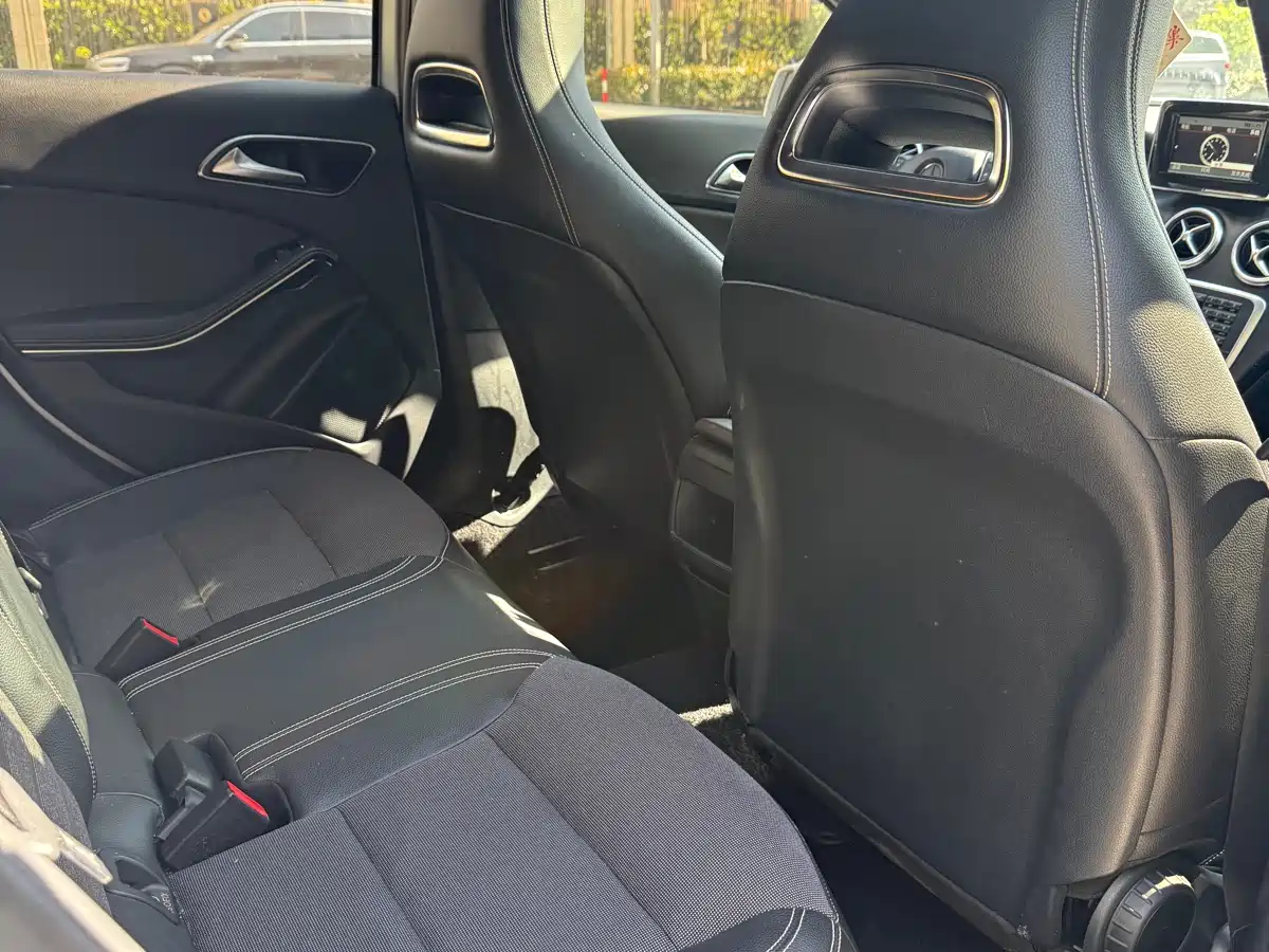 Mercedes-Benz A-Class (Import) 2015 A 180 фото 12