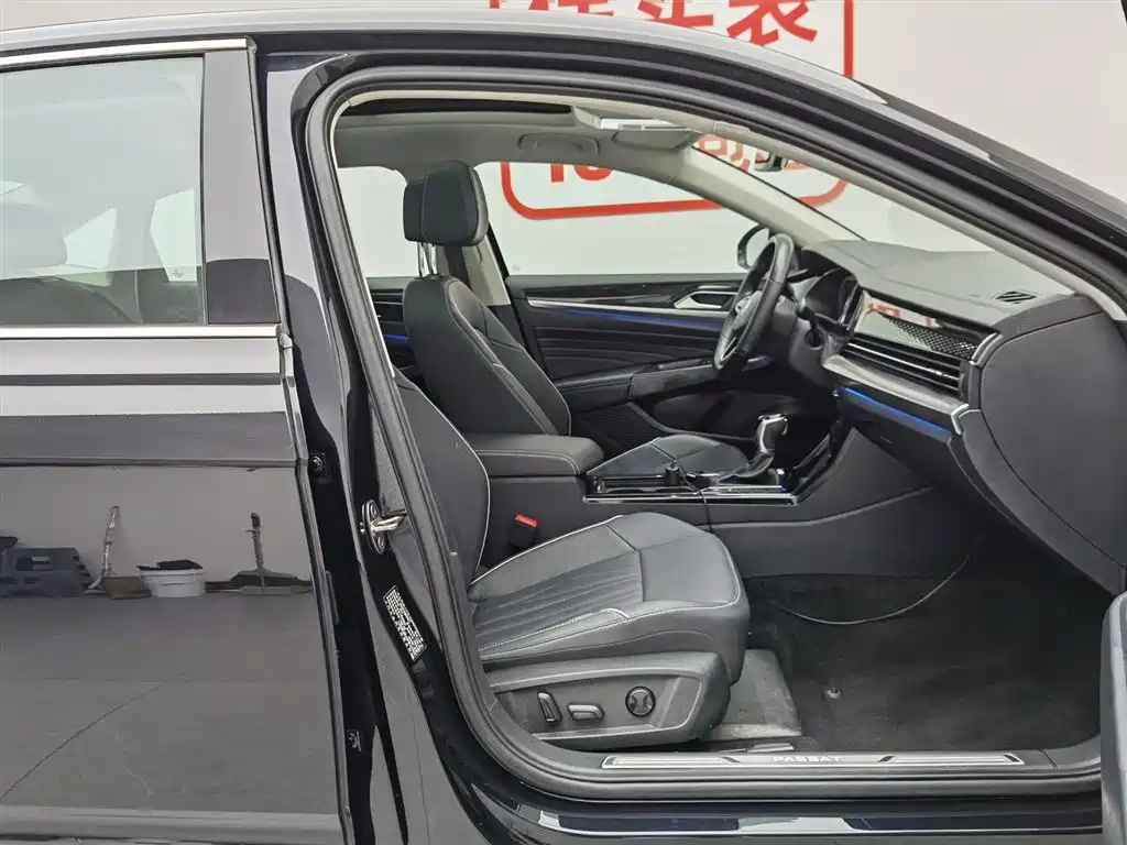 Volkswagen Passat 2023 Facelift 380TSI Luxury Edition фото 23