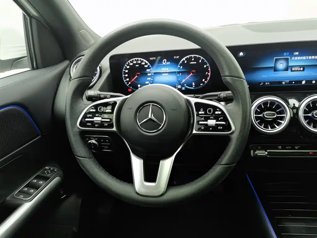 Mercedes-Benz GLA 2022 Facelift GLA 200 фото 11