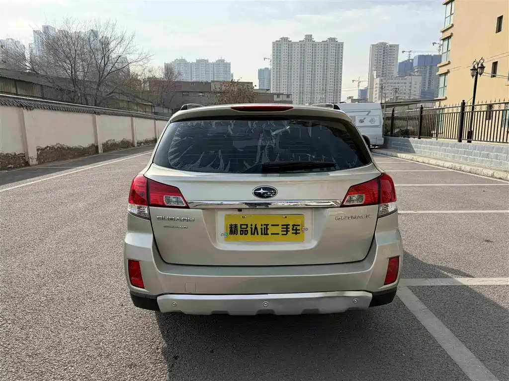 Subaru Outback 2010 2.5i Luxury Navigation фото 16