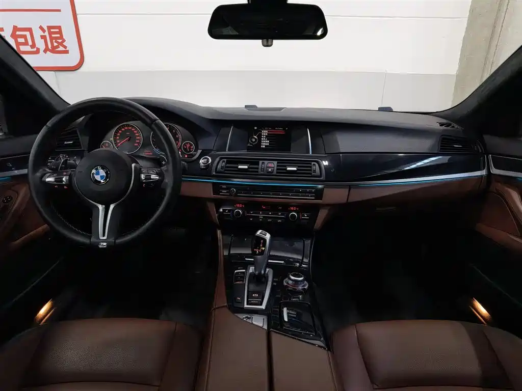 BMW 5 Series 2017 520Li Classic Edition фото 5