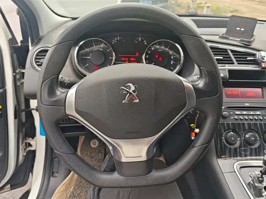 Peugeot 3008 2015 2.0L Automatic Classic Edition фото 15