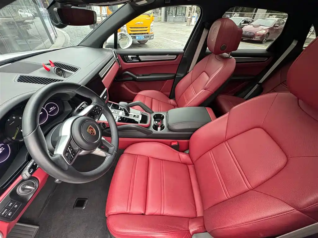 Porsche Cayenne New Energy 2023 Cayenne E-Hybrid 2.0T Platinum Edition фото 9