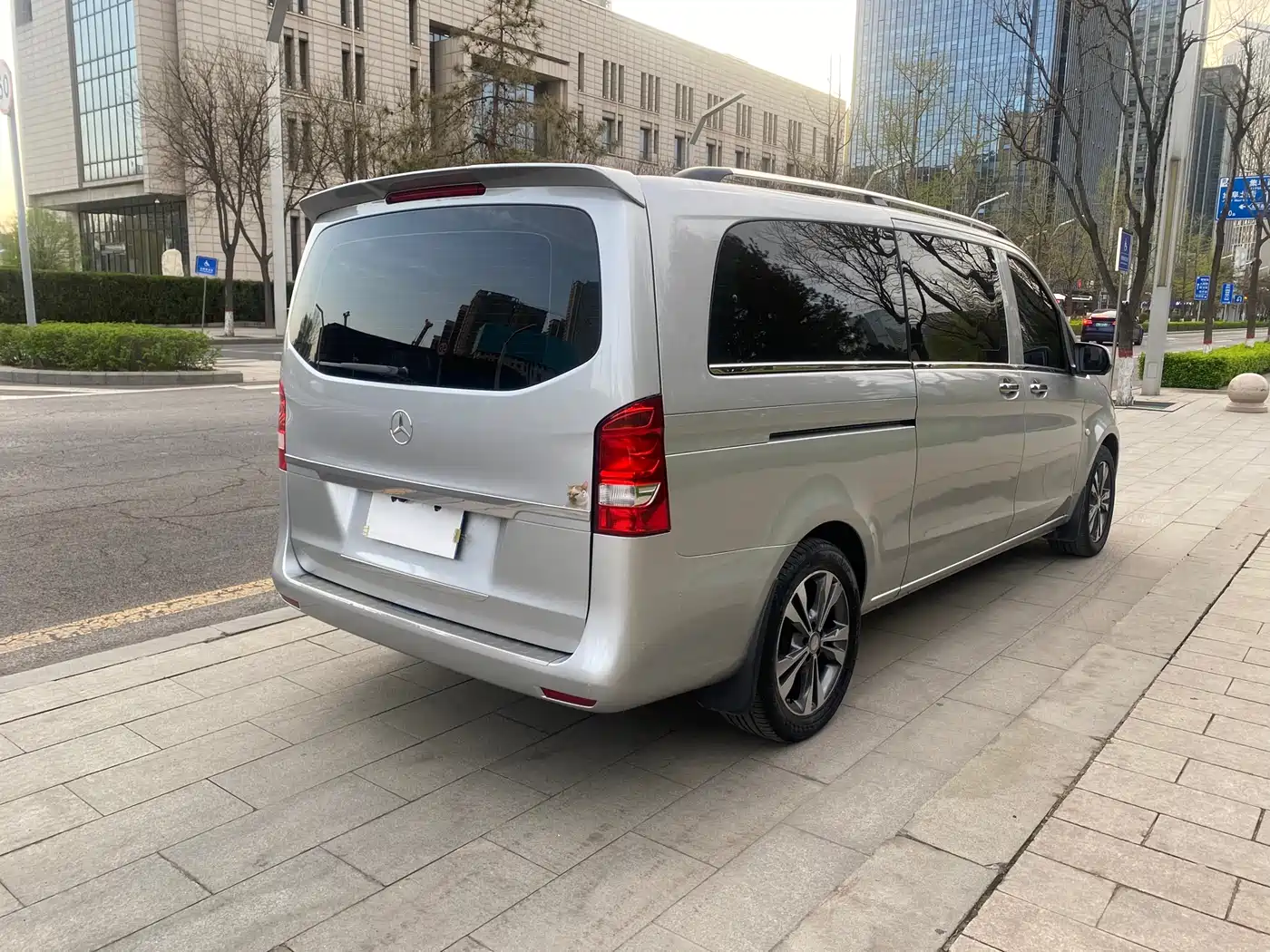 Mercedes-Benz Vito 2018 2.0T Elite Edition 7-seater China VI фото 20