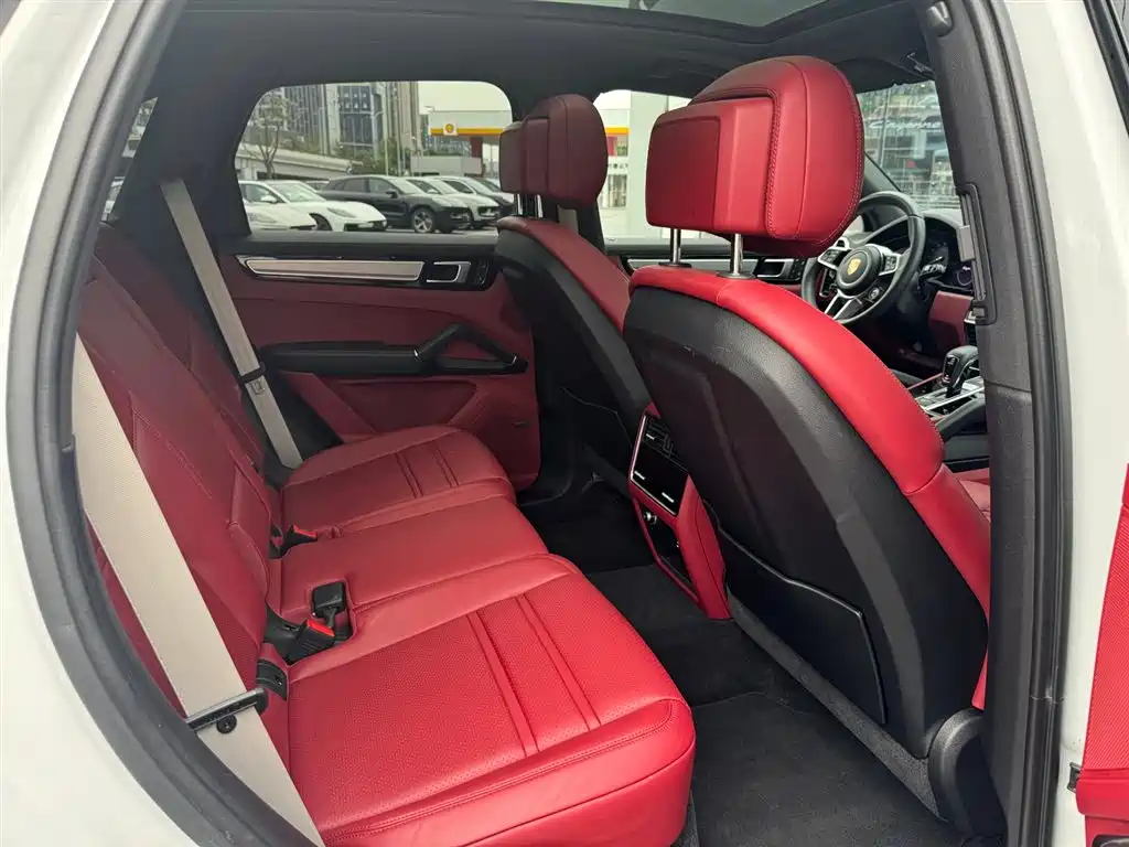 Porsche Cayenne New Energy 2023 Cayenne E-Hybrid 2.0T Platinum Edition фото 12