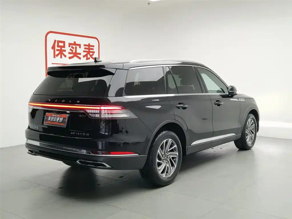 Lincoln Aviator 2023 3.0T V6 AWD Premium Cruise Edition 6-Seater фото 2